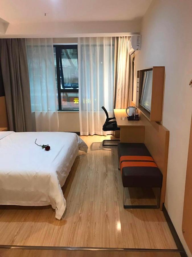 7 Days Premium Chongqing Jiangbei International Airport Branch Hotel ภายนอก รูปภาพ