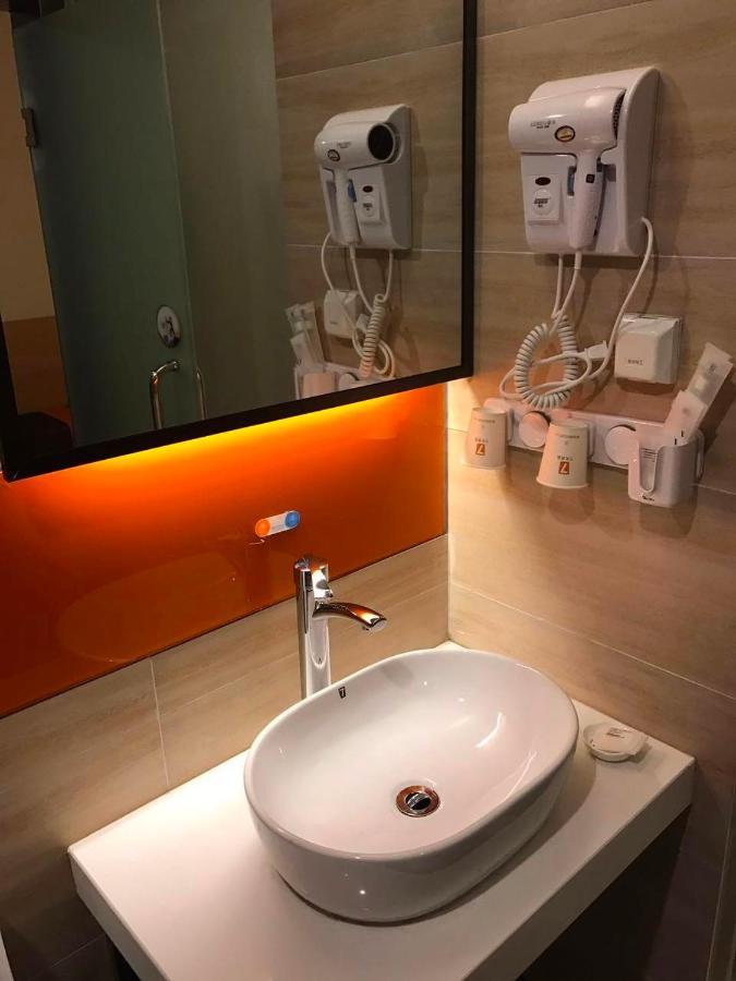 7 Days Premium Chongqing Jiangbei International Airport Branch Hotel ภายนอก รูปภาพ
