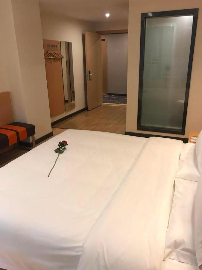 7 Days Premium Chongqing Jiangbei International Airport Branch Hotel ภายนอก รูปภาพ