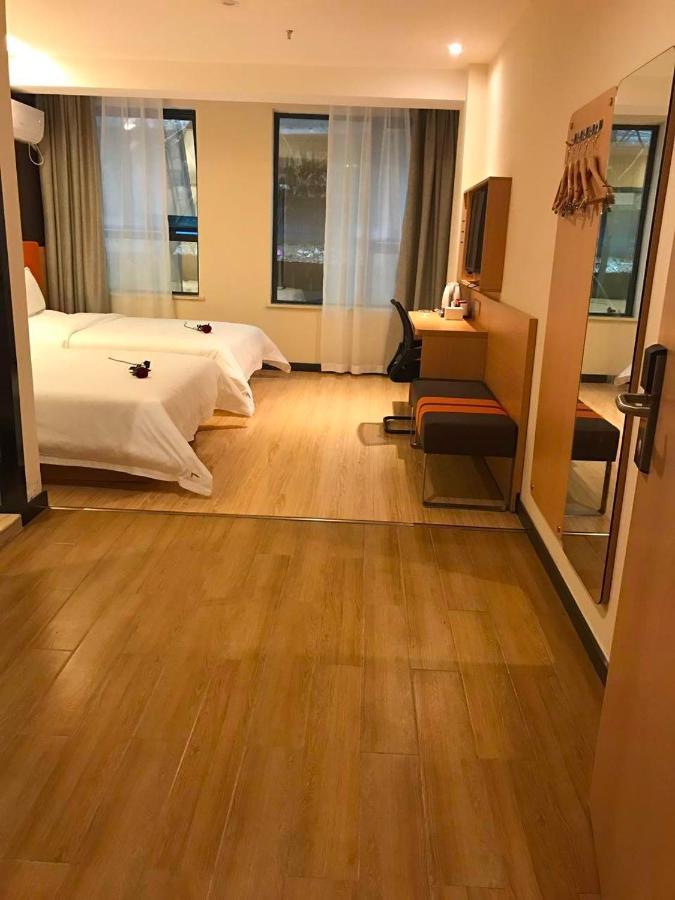 7 Days Premium Chongqing Jiangbei International Airport Branch Hotel ภายนอก รูปภาพ