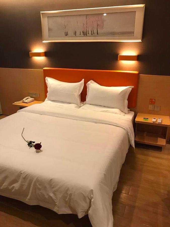 7 Days Premium Chongqing Jiangbei International Airport Branch Hotel ภายนอก รูปภาพ